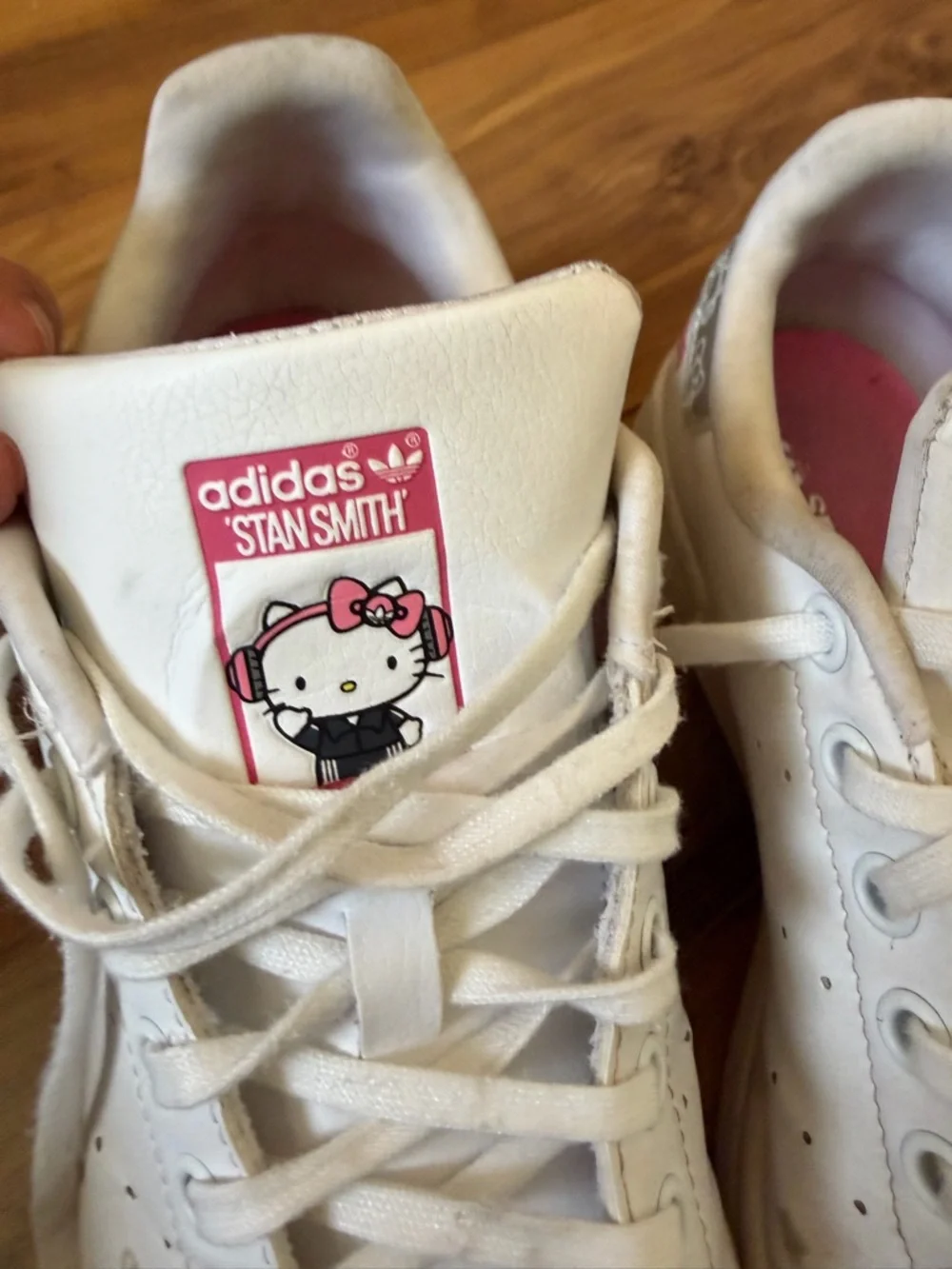 Adidas Stan Smith x Hello Kitty and friends sneaker
